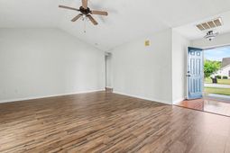 306 Andorra St.  photo 4