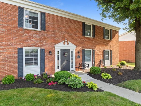 348 County Road B ROAD, Unit 8, Fontana, WI 53125