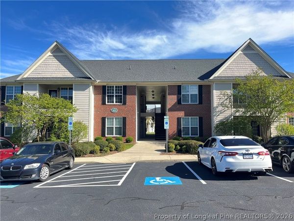 411 Gallery Drive , Unit 204, Spring Lake, NC 28390