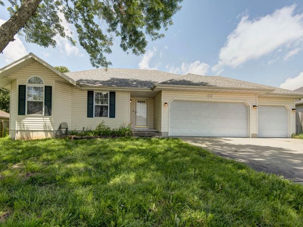435 N Harrington Drive , Republic, MO 65738