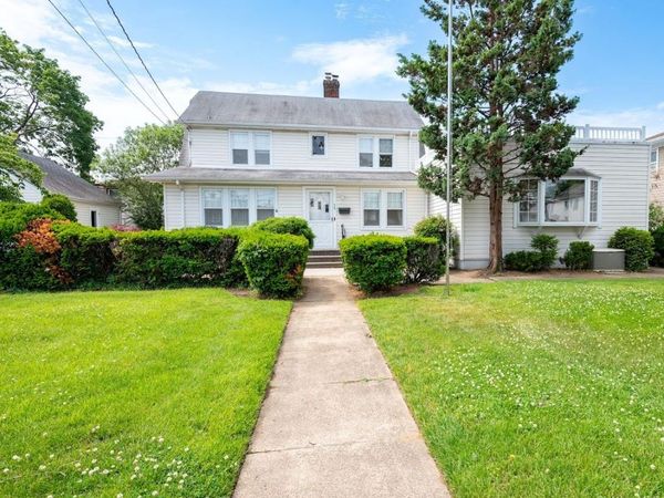 34 Remsen Avenue, Valley Stream, NY 11580