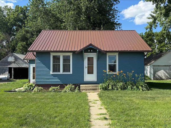 2806 360th St, Rock Valley, IA 51247