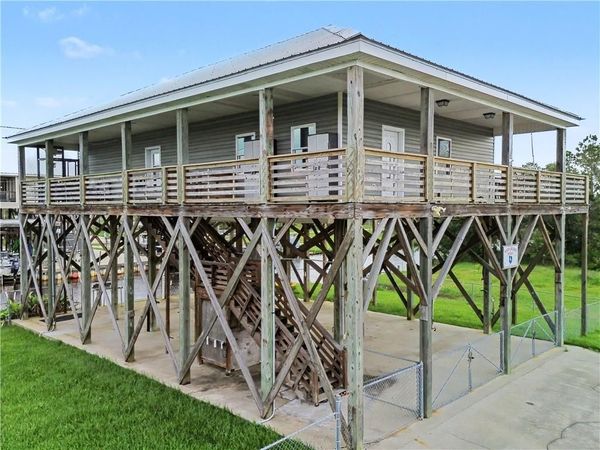 10100 W PARK Road , Bay St Louis, MS 39520
