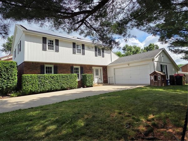 100 Southridge Dr, Monroeville, PA 15146