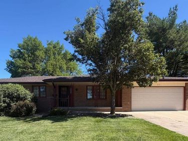 630 E 2nd Street, Crete, NE 68333