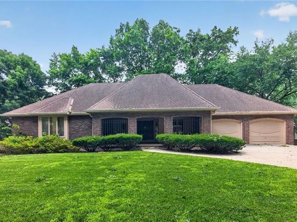 8017 W 102nd Terrace, Overland Park, KS 66212