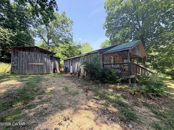 14356 Tennessee 438 , Linden, TN 37096