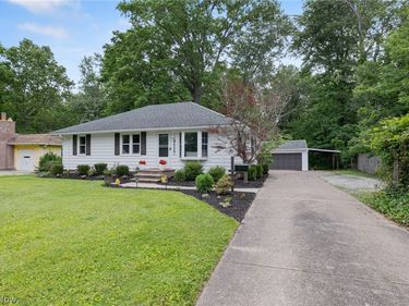 4117 Canterbury Road, North Olmsted, OH 44070
