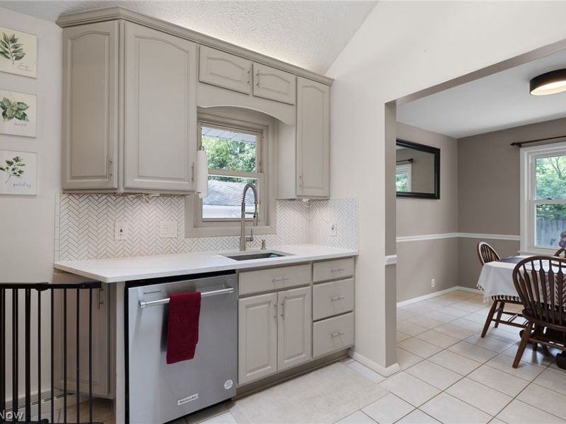 4117 Canterbury Road, North Olmsted, OH 44070 Photo 12