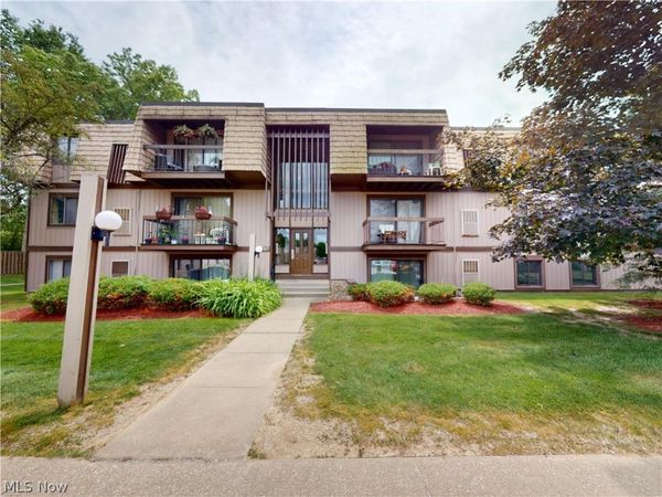 9510 Cove Drive , Unit C 11, North Royalton, OH 44133