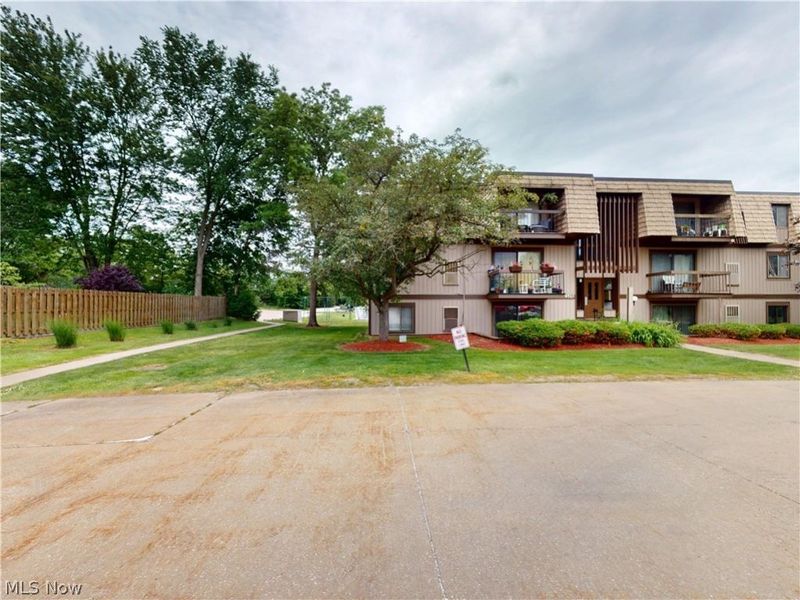 9510 Cove Drive, Unit C 11, North Royalton, OH 44133 Photo 2