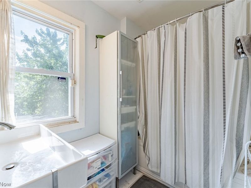 132 E 156th Street, Cleveland, OH 44110 Photo 18