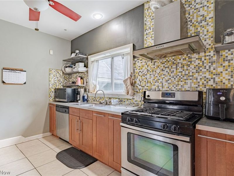 132 E 156th Street, Cleveland, OH 44110 Photo 9
