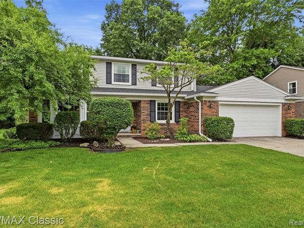 45451 Woodleigh Way, Plymouth Twp, MI 48170