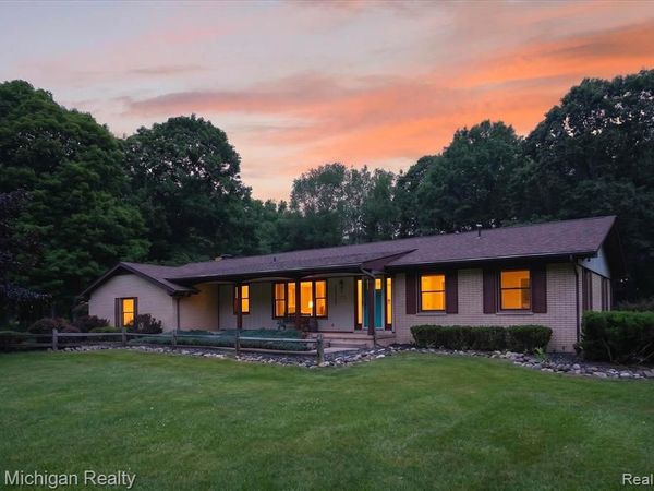 1325 Pine Grove Lane, Milford Twp, MI 48381