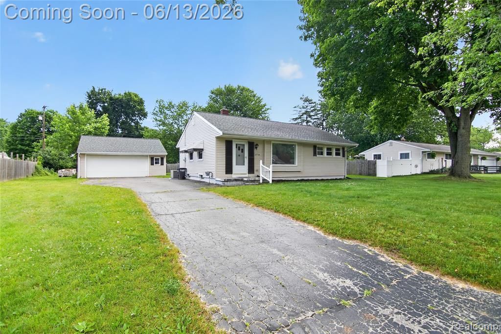 2730 Hillcrest Street, Summit Township, MI 49203 Main Photo