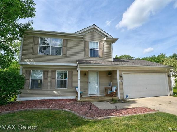 4399 Eagle Lane , Burton, MI 48519