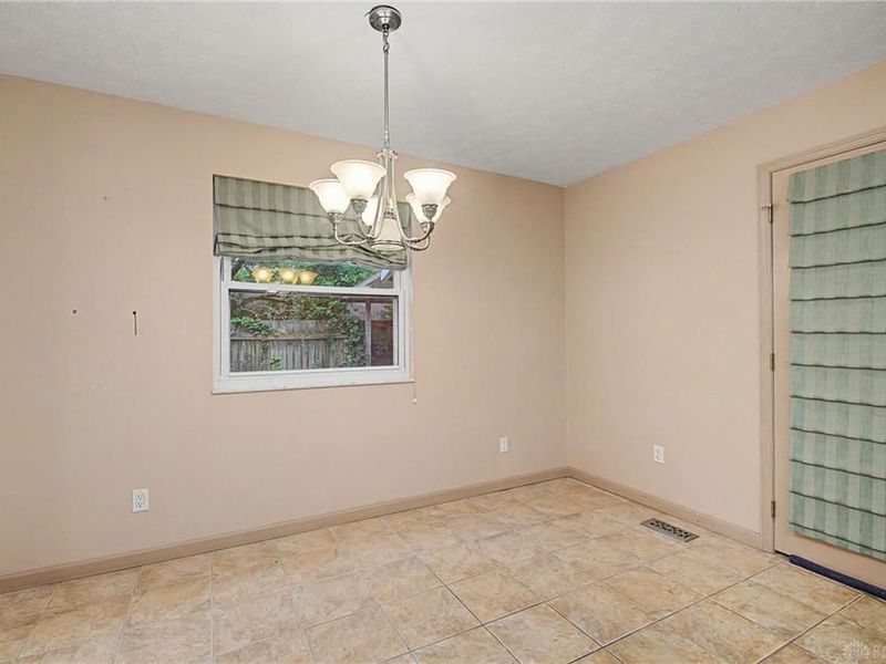 5158 Oak Tree Drive, Dayton, OH 45440 Photo 10
