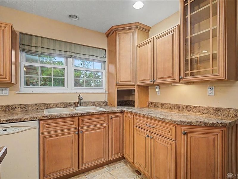 5158 Oak Tree Drive, Dayton, OH 45440 Photo 6