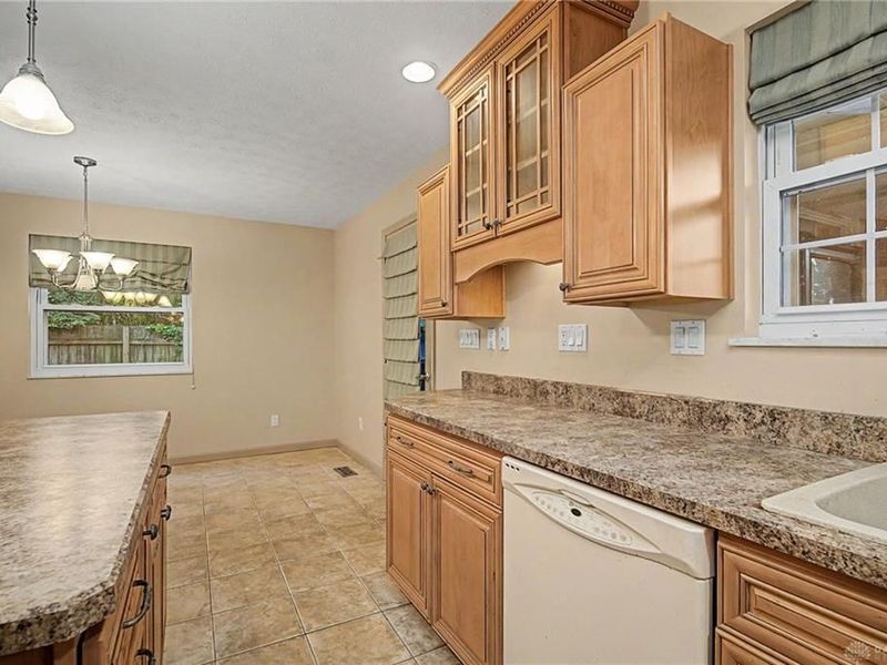 5158 Oak Tree Drive, Dayton, OH 45440 Photo 7