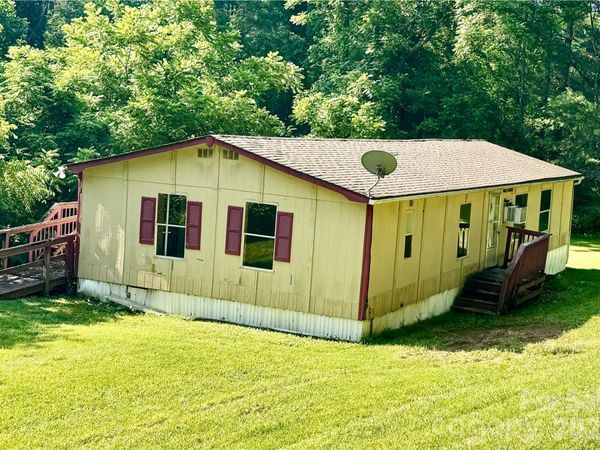 8 White Oak Drive , Leicester, NC 28748