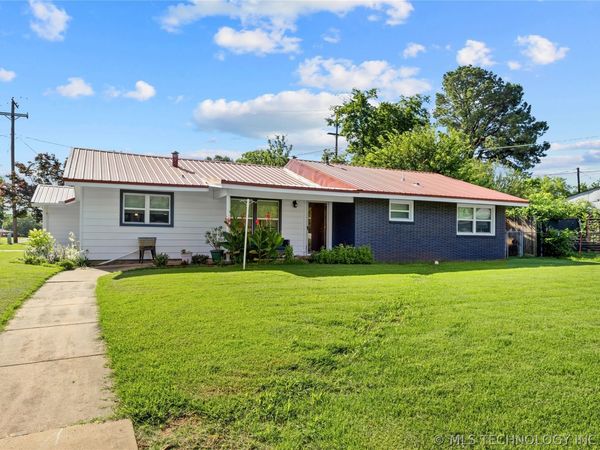 604 SW 3rd Street , Checotah, OK 74426