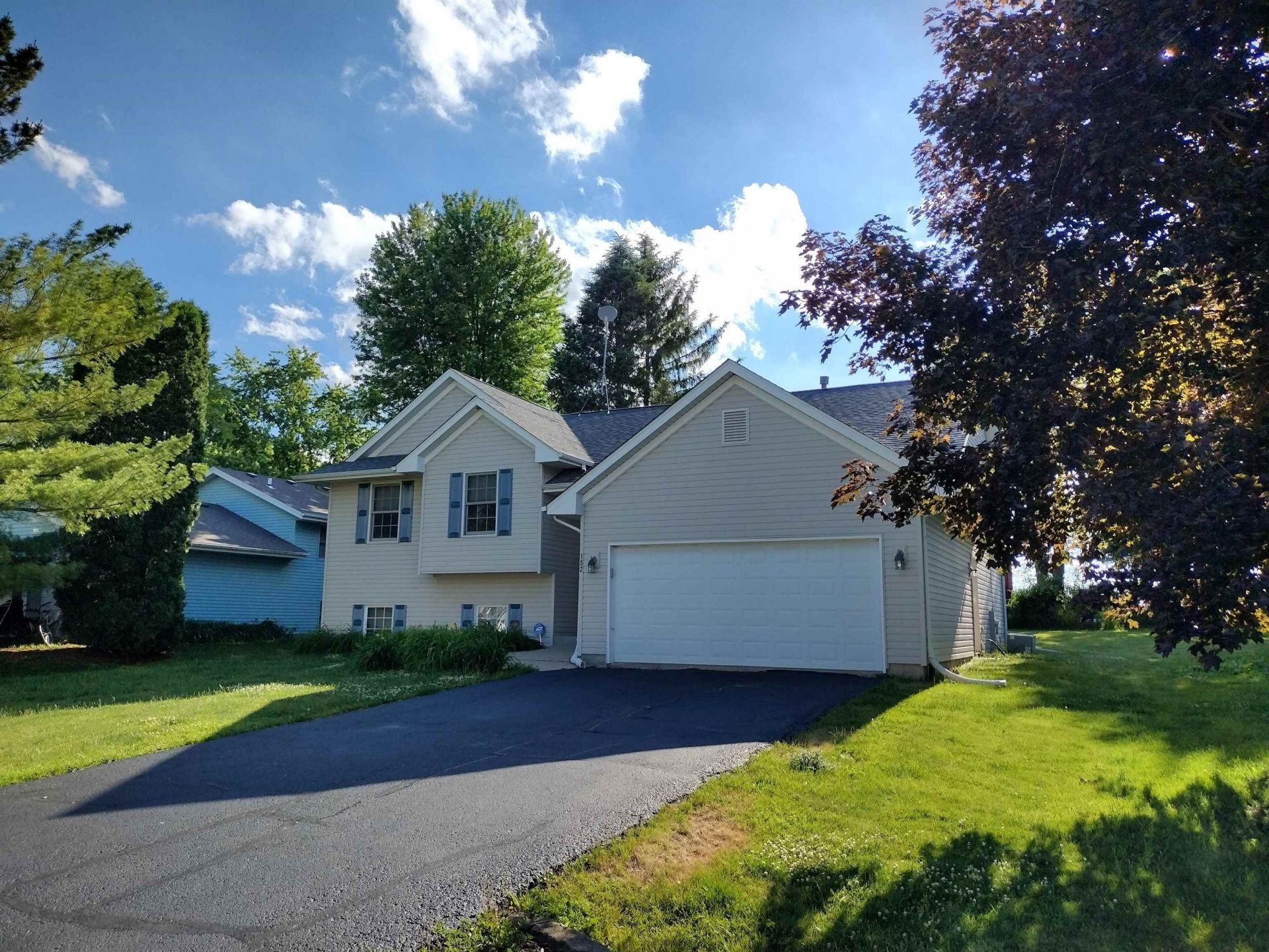 152 NW Columbia Street, Poplar Grove, IL 61065 Main Photo