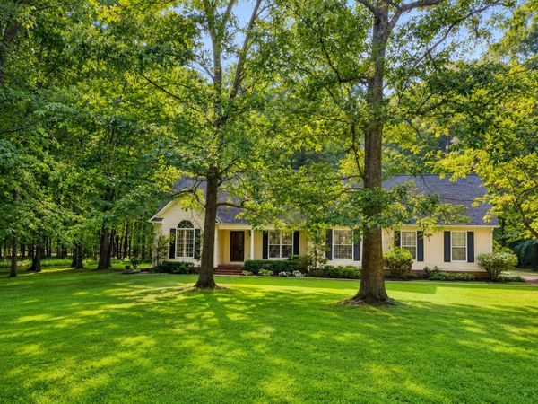 5 Woodland Cir , Lawrenceburg, TN 38464