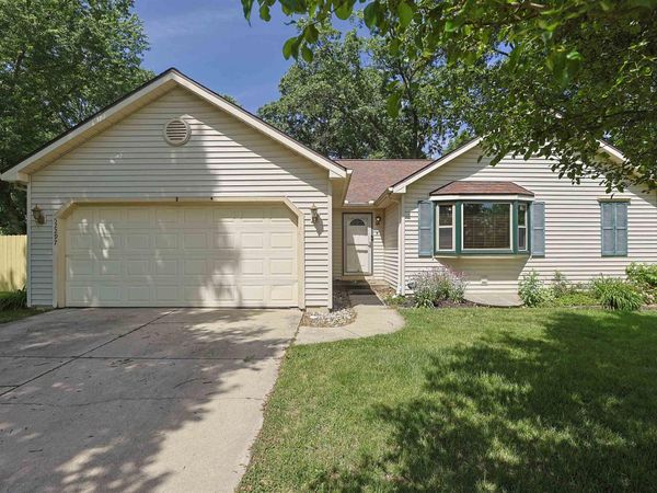 52297 Leland Avenue, South Bend, IN 46637