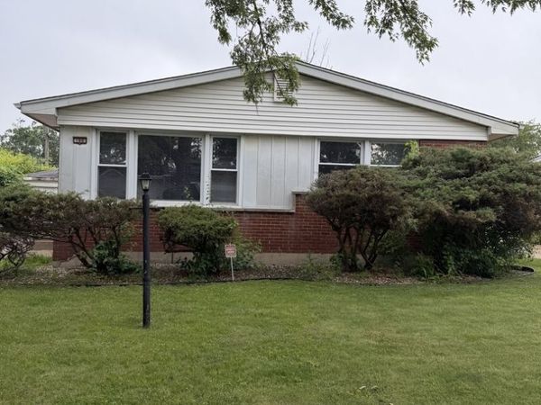166 Doris Lane, Chicago Heights, IL 60411