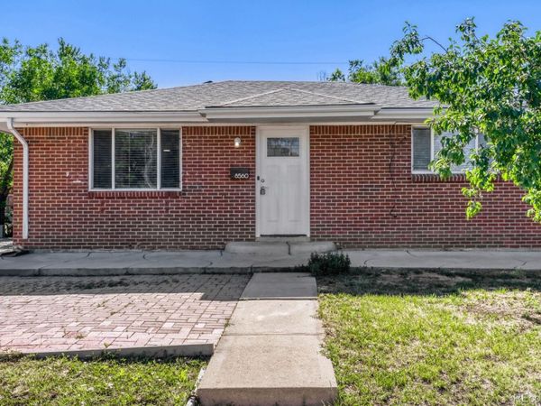 8560 Essex Street , Denver, CO 80229