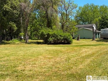 2824 East Avenue, Greenhurst, NY 14742