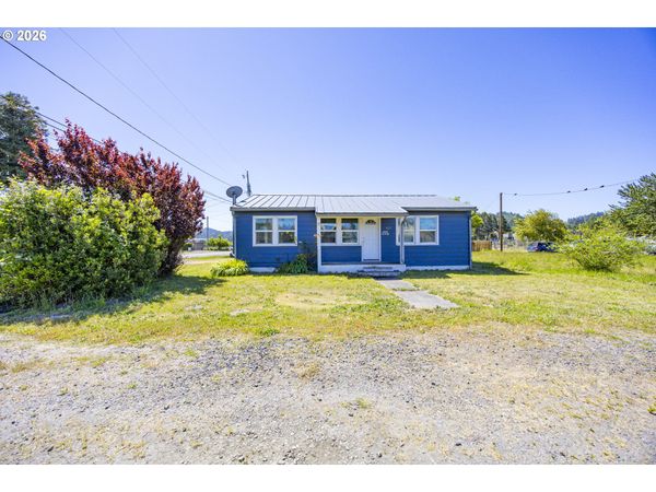 1025 N LAKE RD, Lakeside, OR 97449