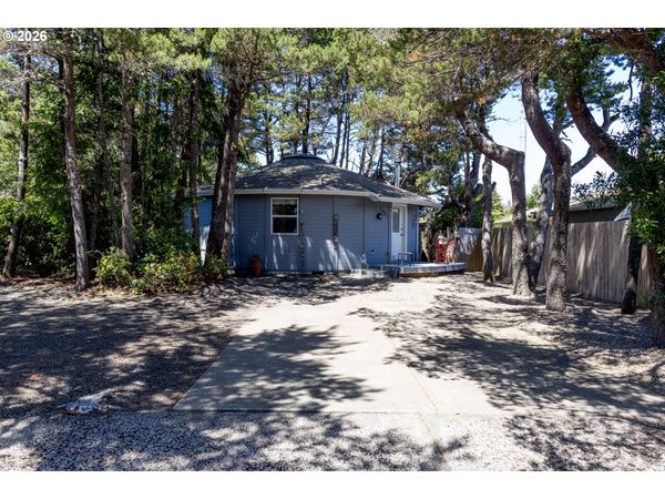 1901 23RD ST, Florence, OR 97439