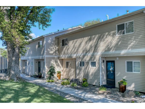 1900 NW CARDEN AVE, Unit 2, Pendleton, OR 97801