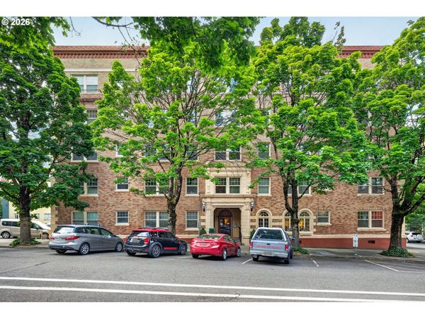 709 SW 16TH AVE, Unit 302, Portland, OR 97205