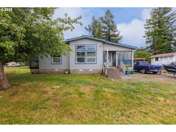 155 NE METCALF AVE, Siletz, OR 97380