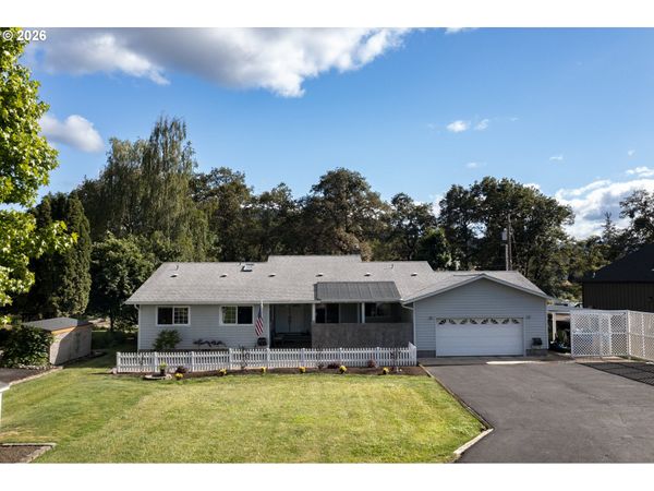 200 RIVERSHORE DR, Roseburg, OR 97470