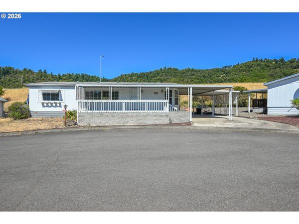 520 Shadow Ranch, Roseburg, OR 97470
