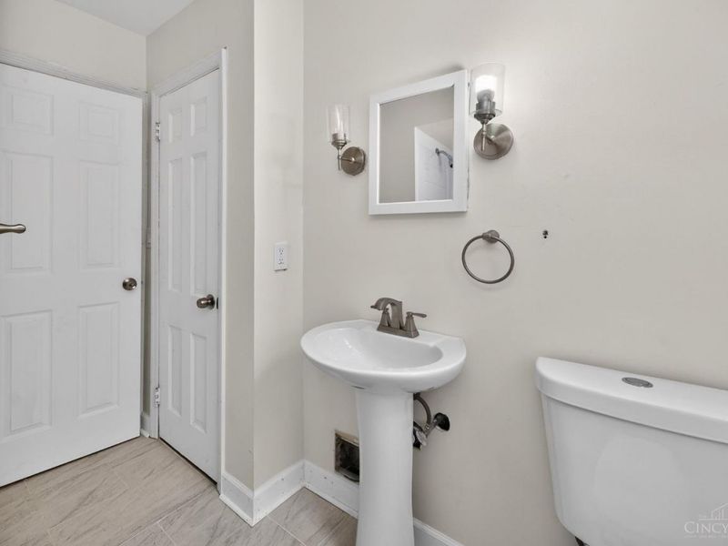 3452 Robb Avenue, Cheviot, OH 45211 Photo 9
