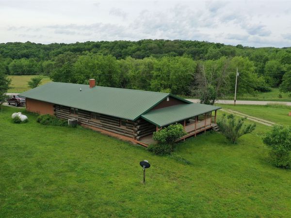 Francescaa Avenue , Winterset, IA 50273