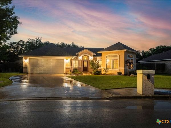 1328 Dime Box Circle , New Braunfels, TX 78130