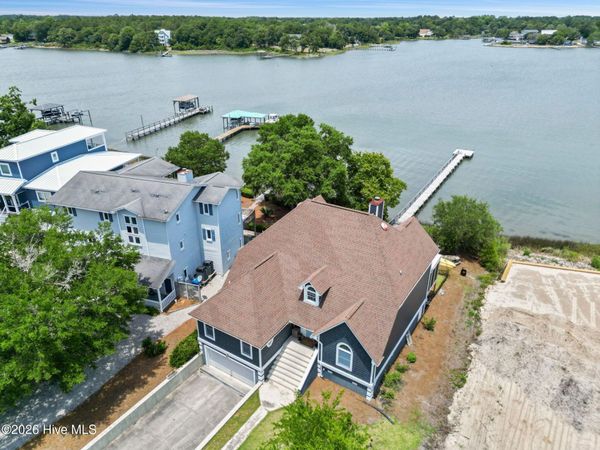 915 Chadwick Shores Drive , Sneads Ferry, NC 28460