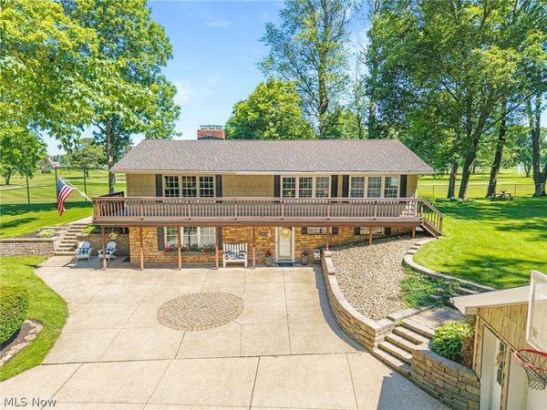 305 Hedgewood Drive, Akron, OH 44319