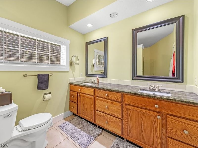 305 Hedgewood Drive, Akron, OH 44319 Photo 24