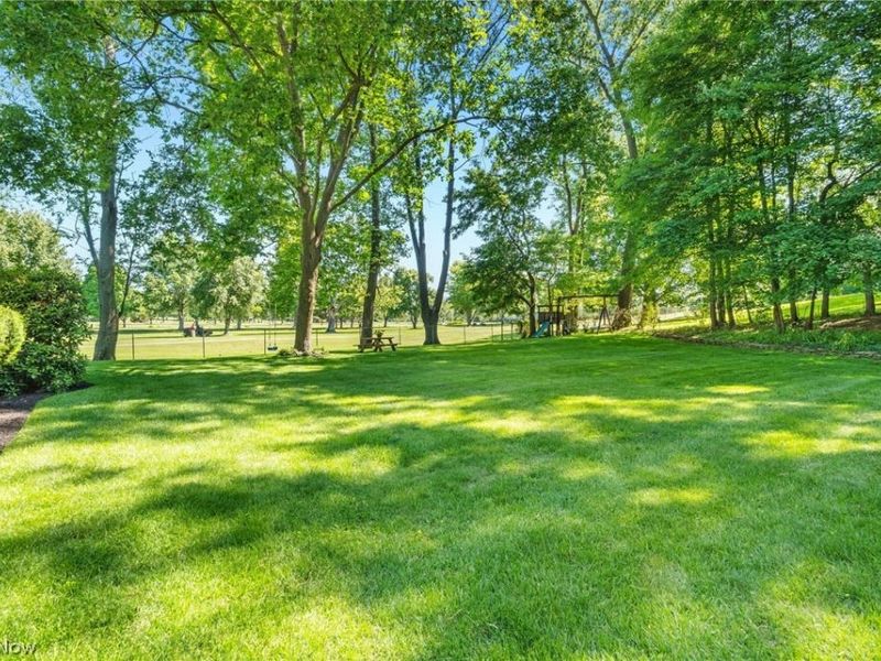 305 Hedgewood Drive, Akron, OH 44319 Photo 38