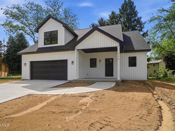 550 Monroe Court , Bowling Green, OH 43402
