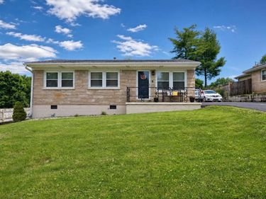 3006 Lynnwood Drive, Paris, KY 40361