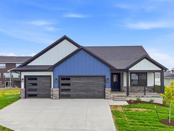604 Rock Ridge Rd, Tiffin, IA 52340