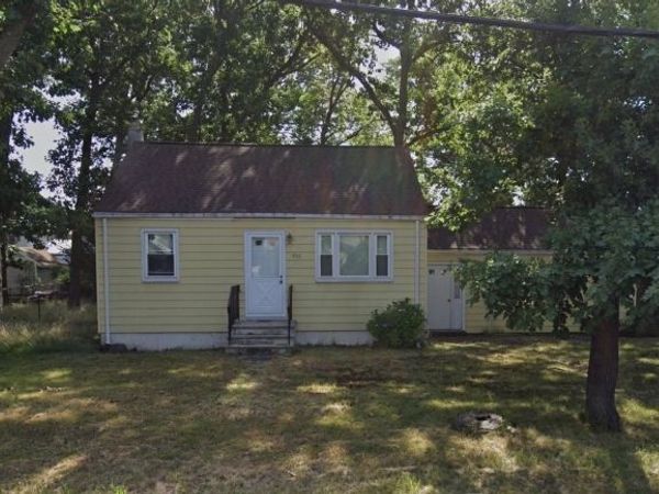 906 Englishtown Rd, Old Bridge, NJ 08857